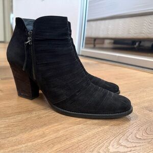 Elegant Black Ankle Boots